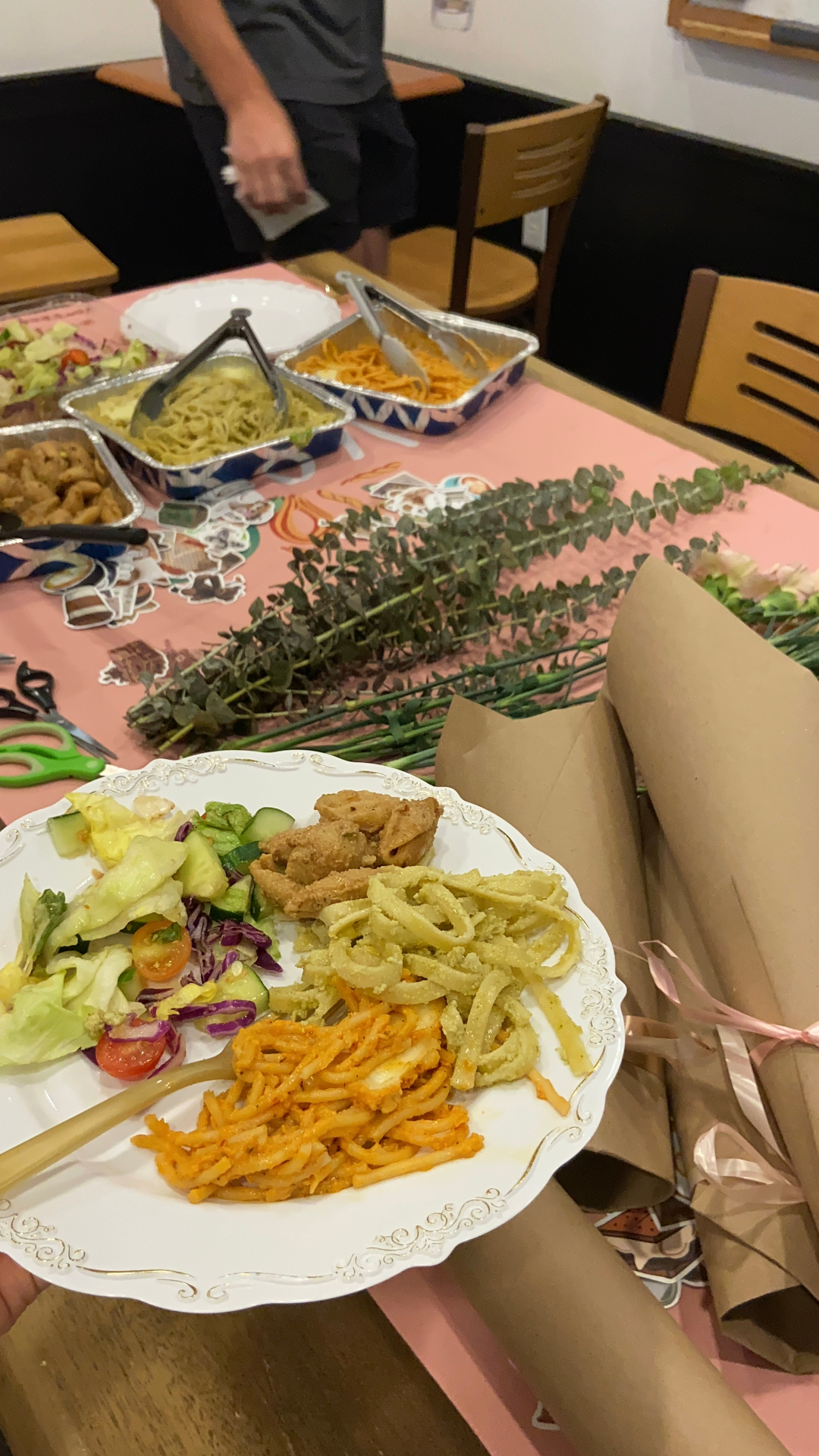 VARY pasta night paired with a fresh flower-wrapping workshop